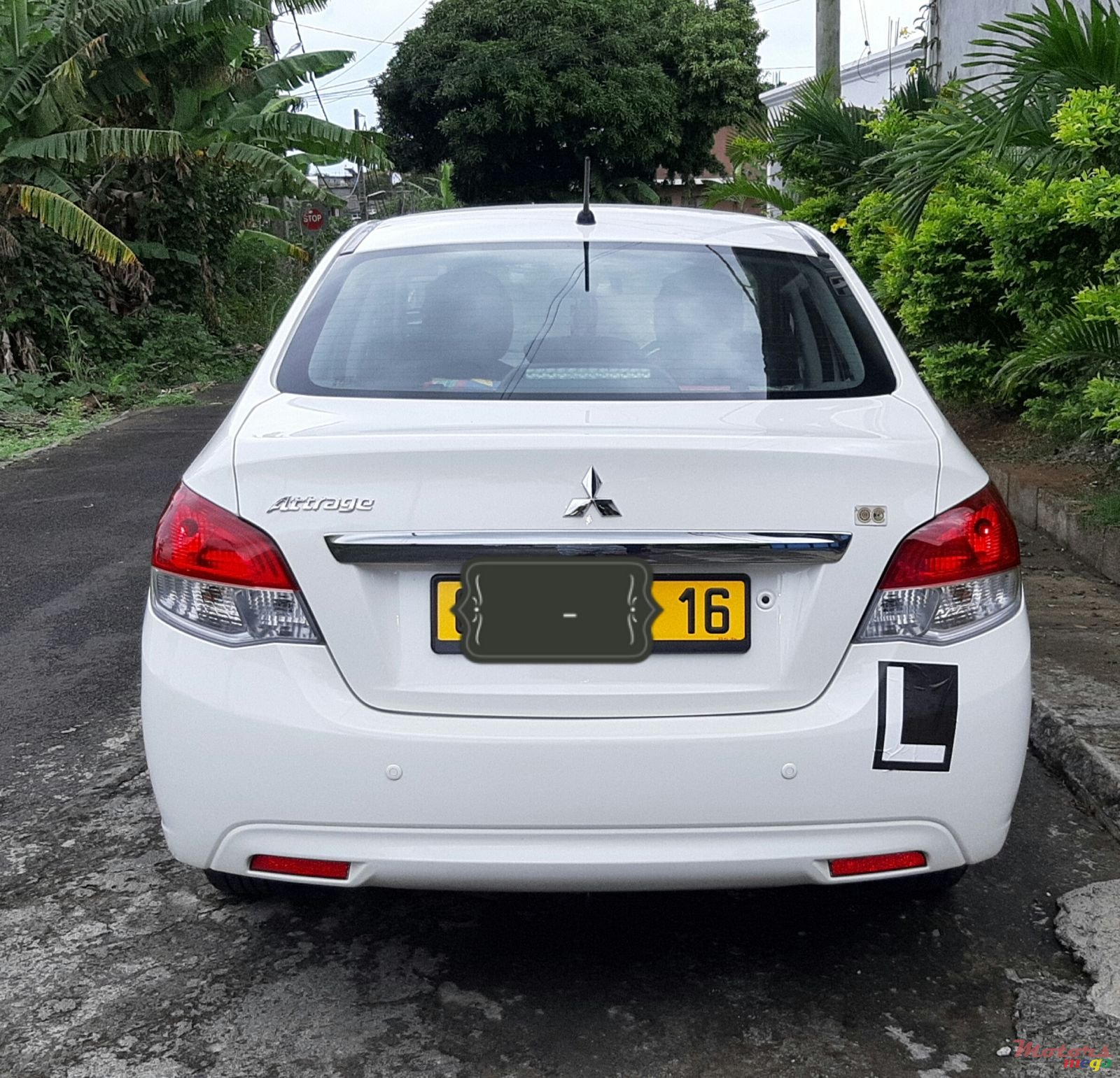 2016' Mitsubishi Mirage photo #2