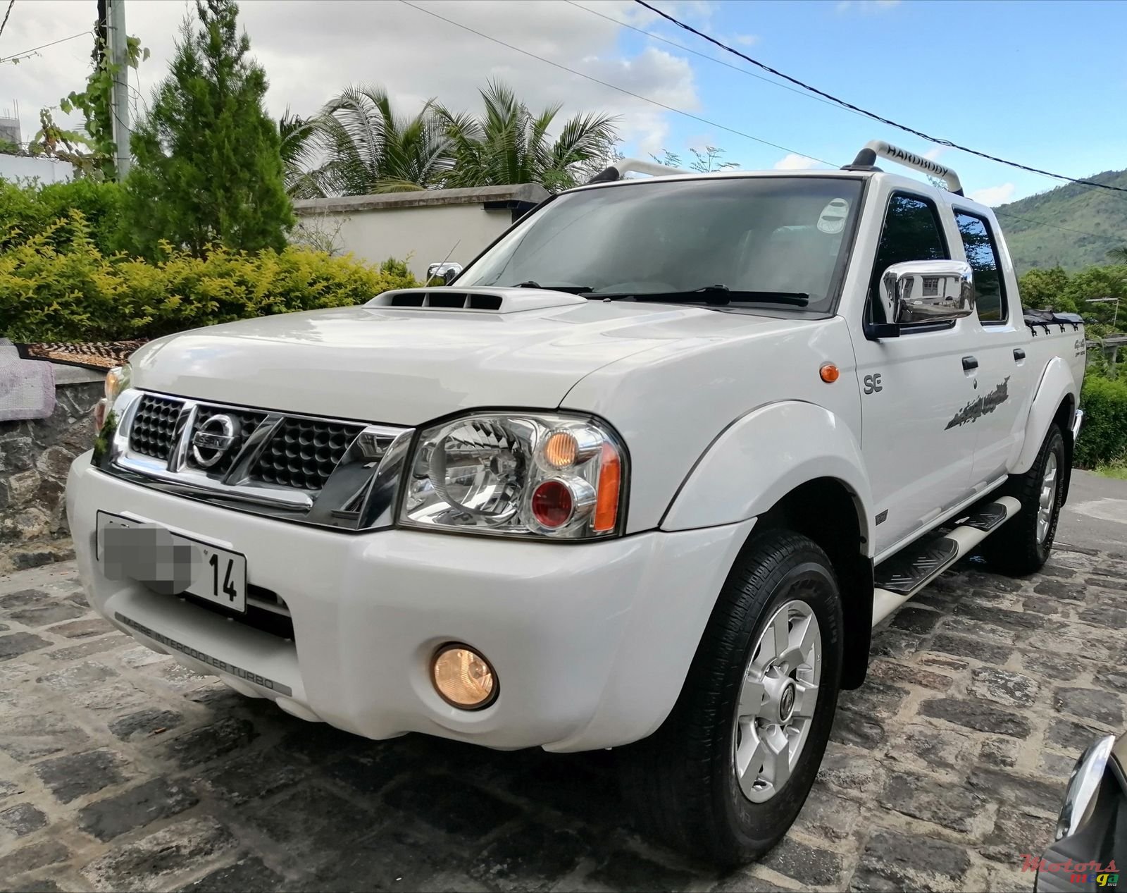 2014' Nissan Hardbody photo #2