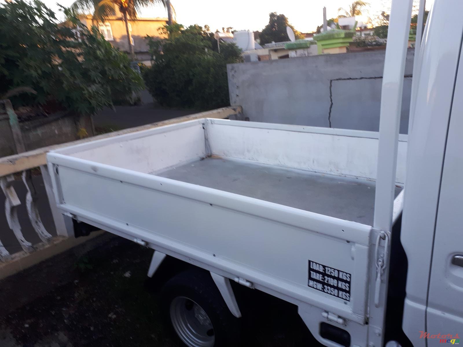 2006' Nissan photo #3