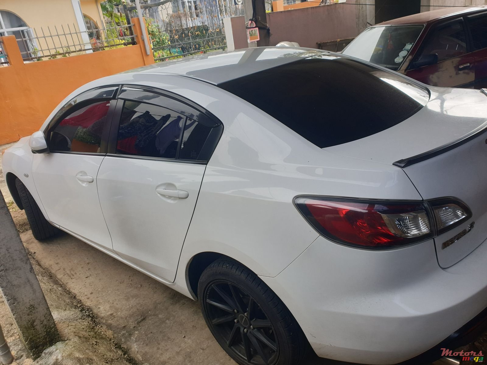 2010' Mazda Mazda3 photo #6