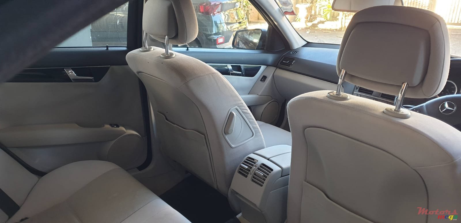 2010' Mercedes-Benz C 180 photo #7