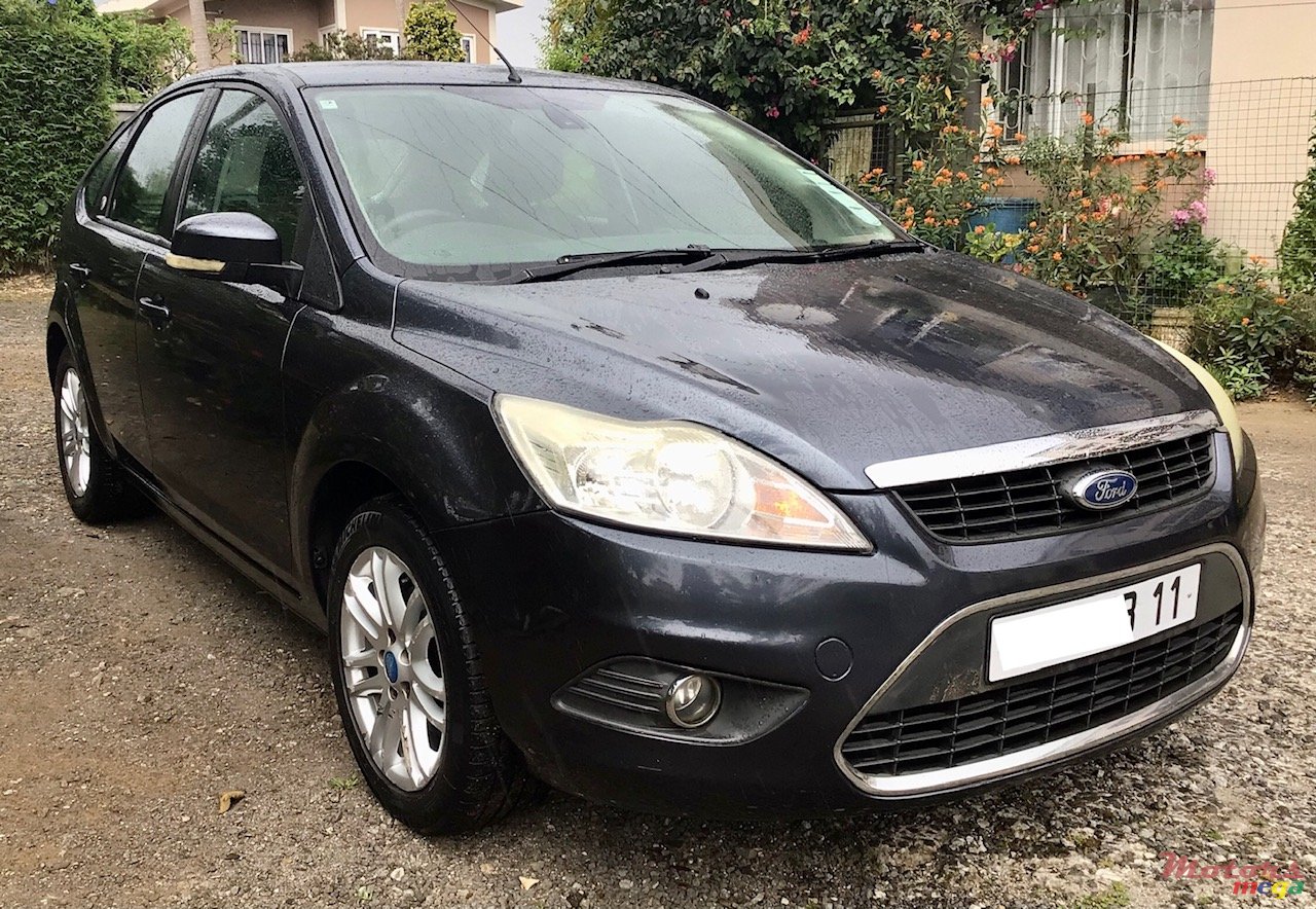 2011' Ford Focus Ghia pack photo #1