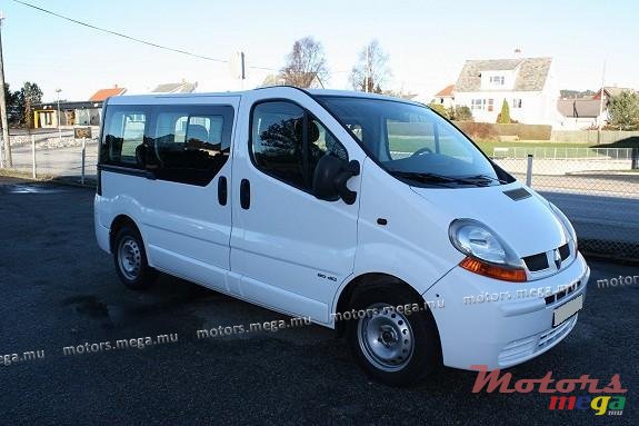 2004' Renault Trafic 1.9 photo #1