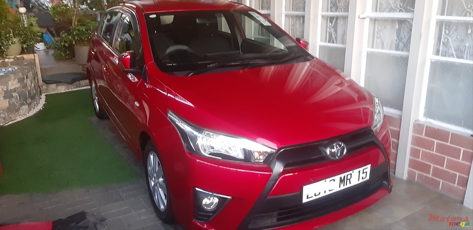 2015' Toyota Yaris photo #7