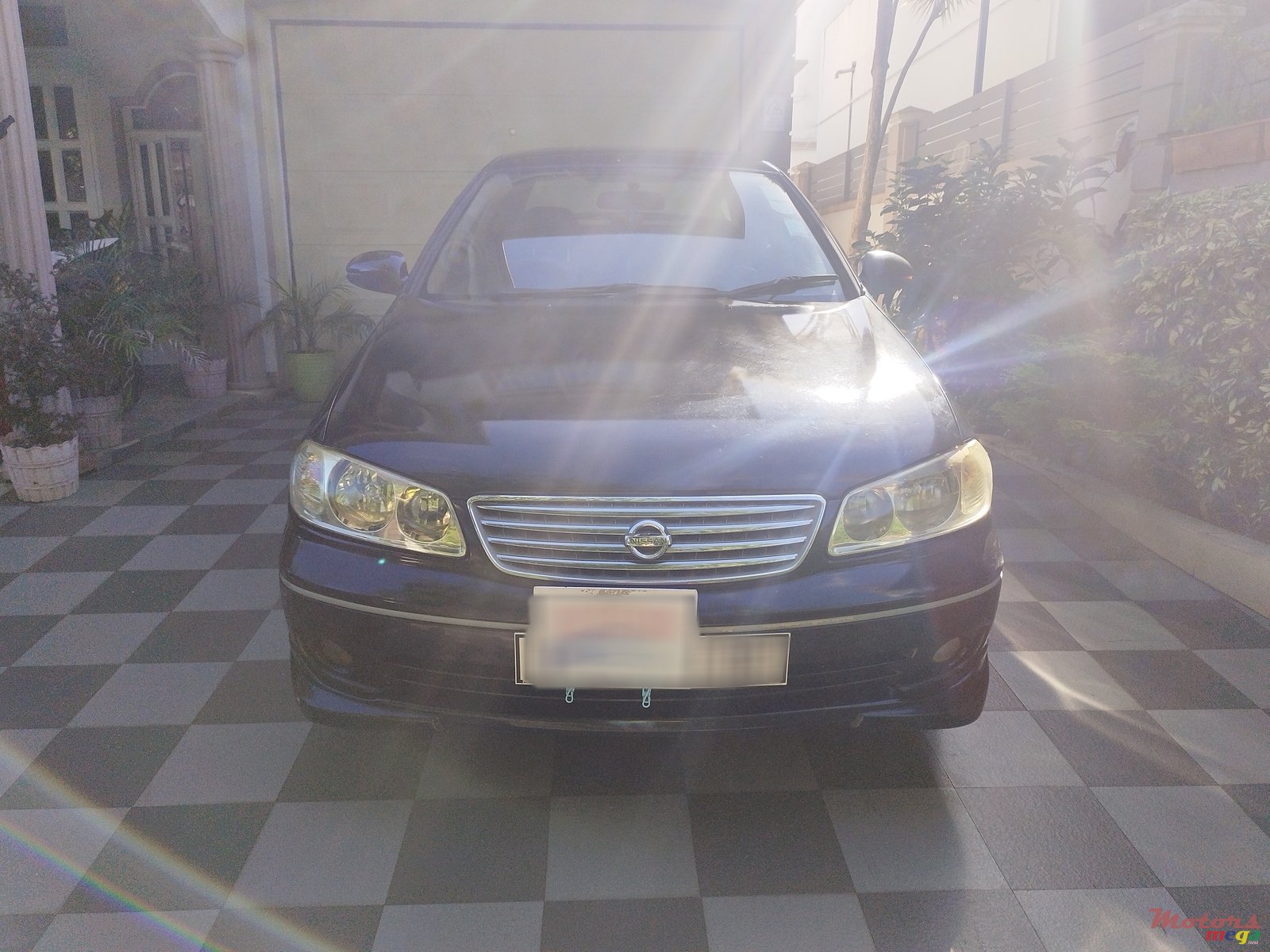 2005' Nissan Sunny photo #1