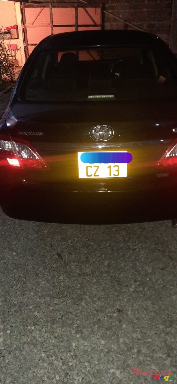 2013' Toyota Premio photo #2