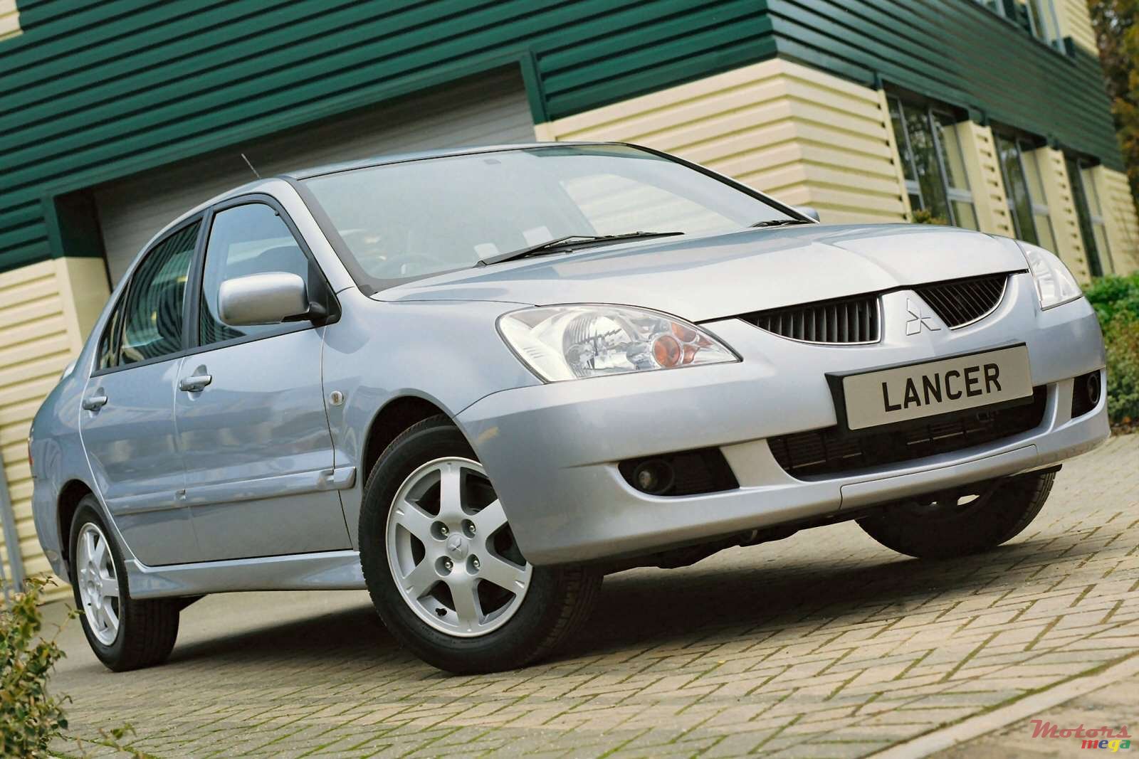 2007' Mitsubishi Lancer GLX photo #1