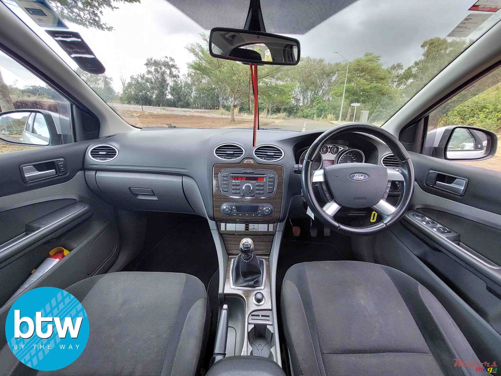 2011' Ford Focus photo #7