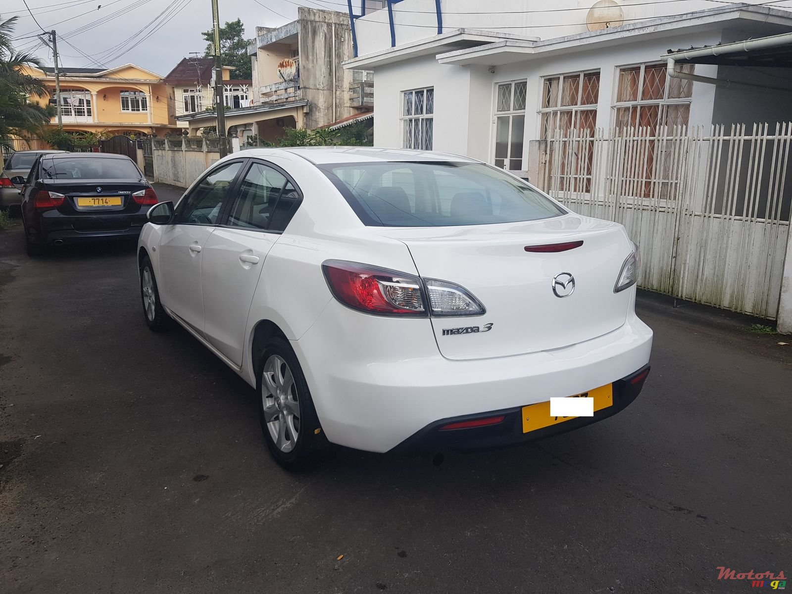 2011' Mazda 3 photo #3