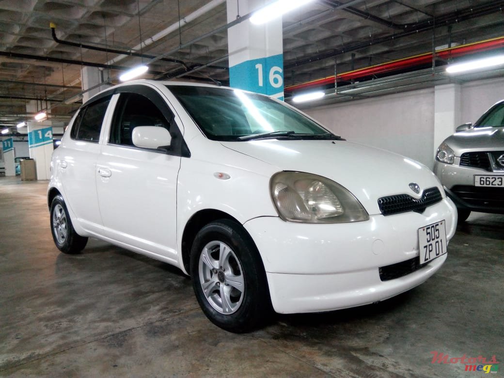 2001' Toyota Vitz EXCELLENT photo #1