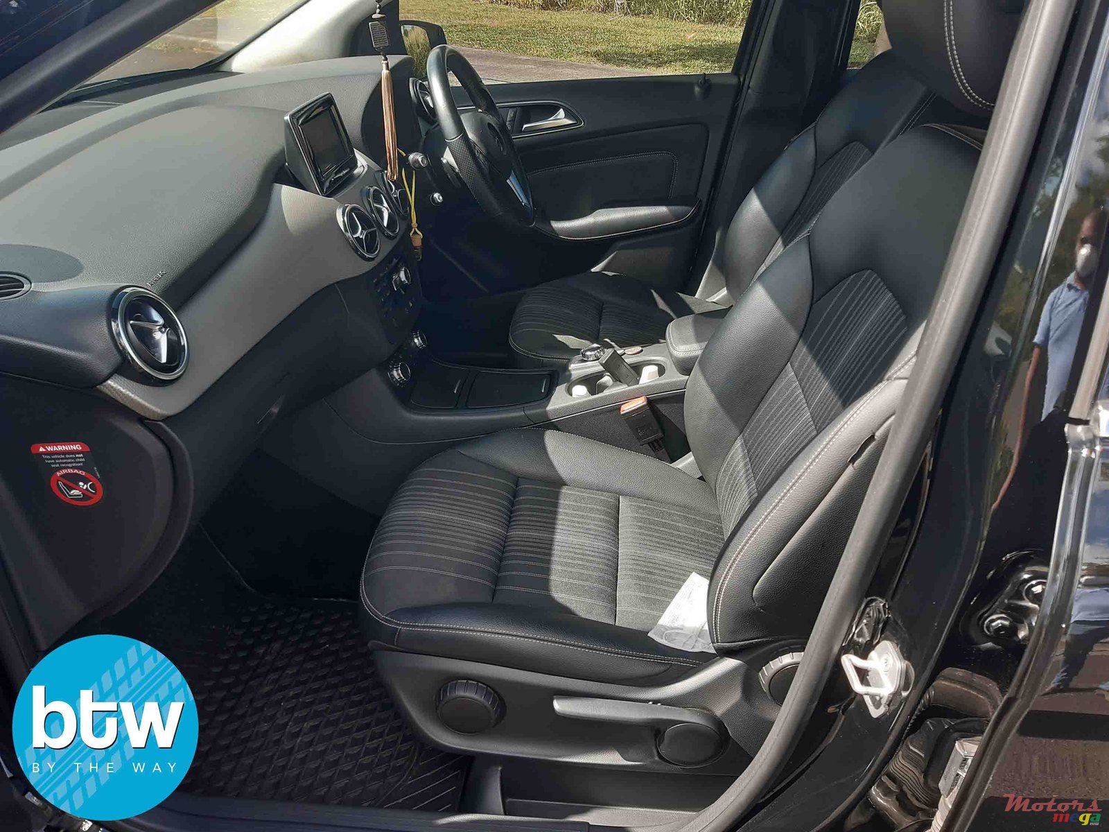 2013' Mercedes-Benz B-Class 200 photo #3