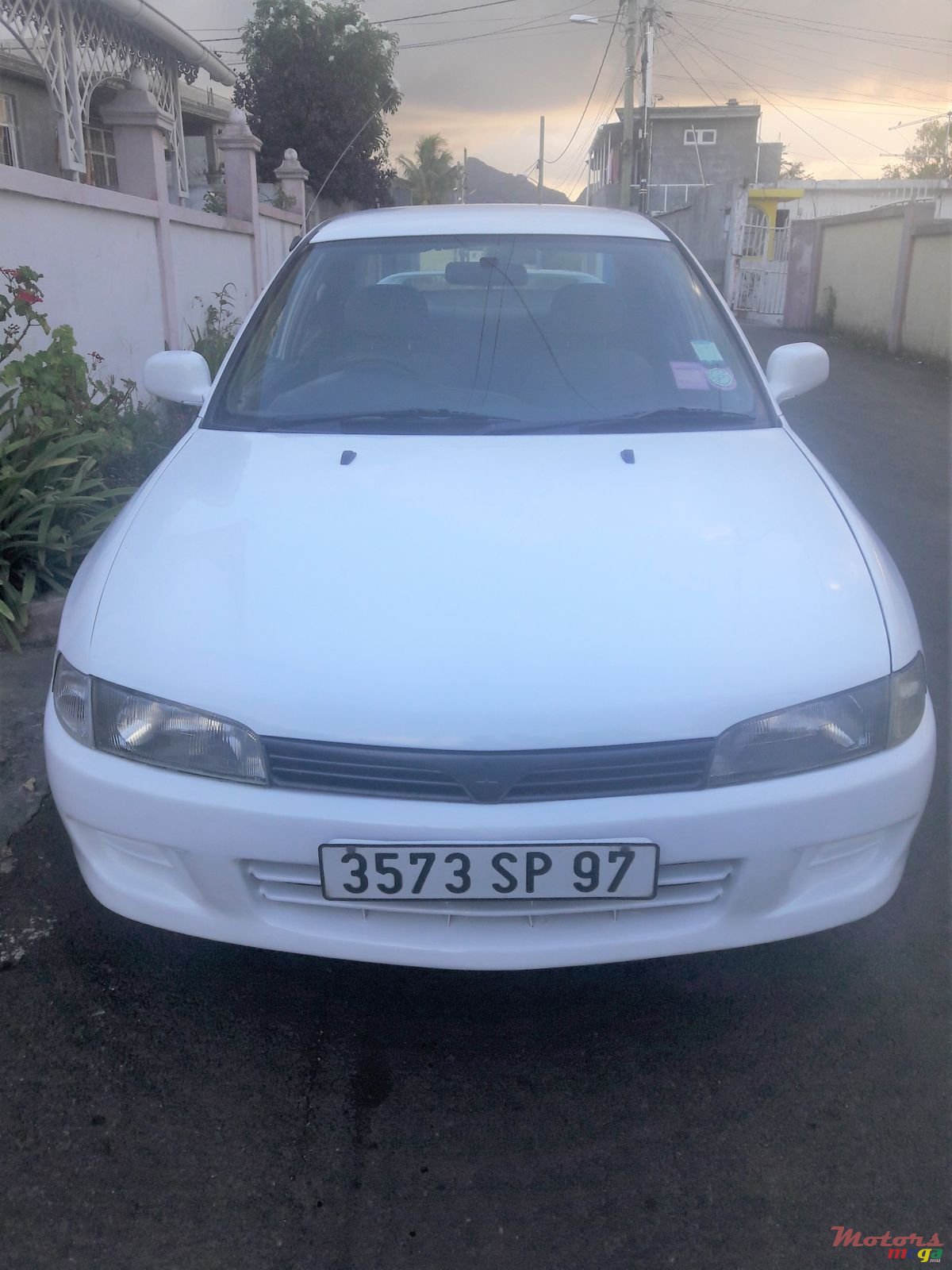 1997' Mitsubishi Lancer photo #1