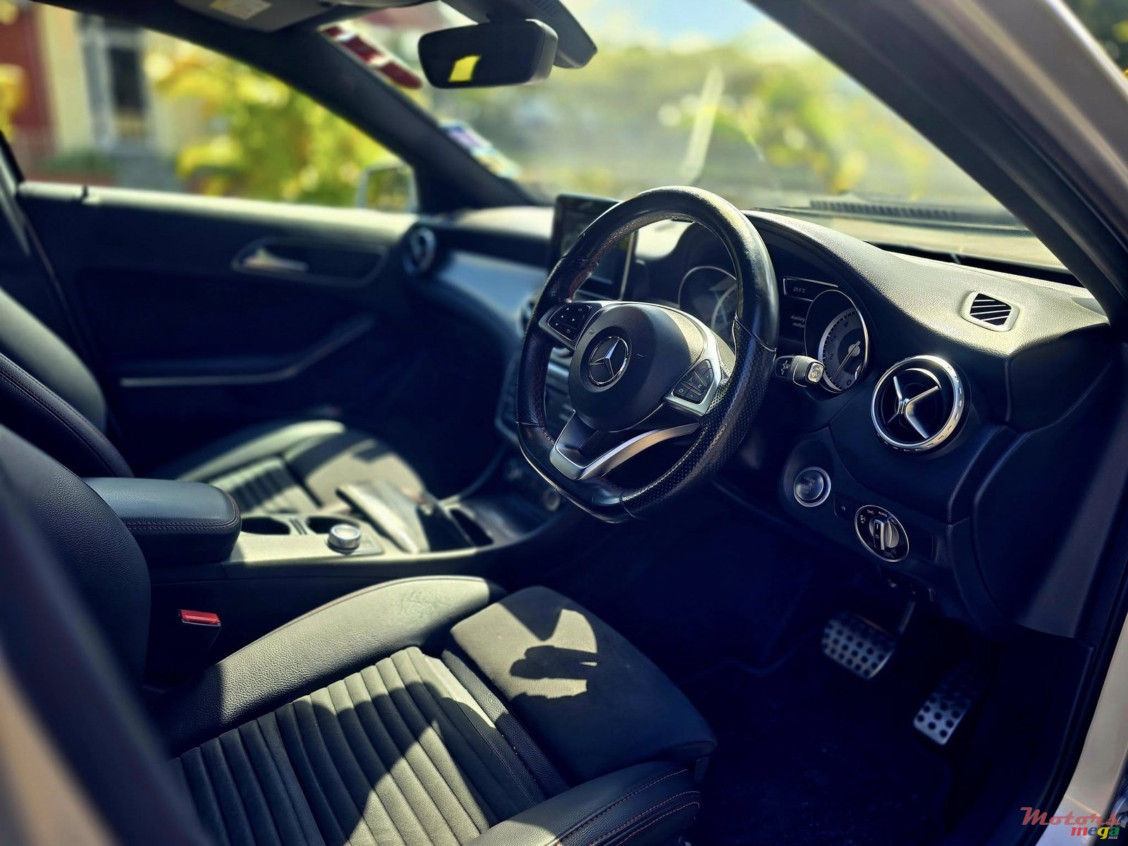 2016' Mercedes-Benz GLA 200 photo #5