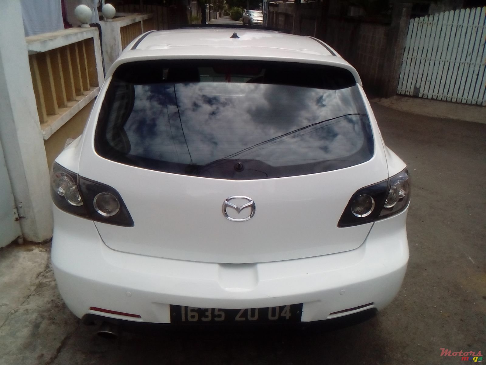 2004' Mazda 3 photo #2