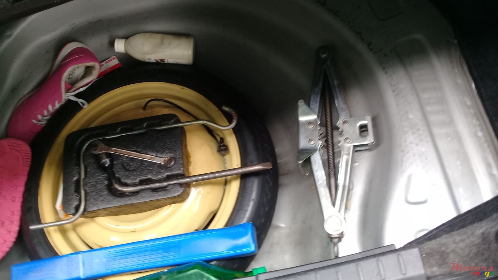 2001' Toyota Corolla NZE photo #5