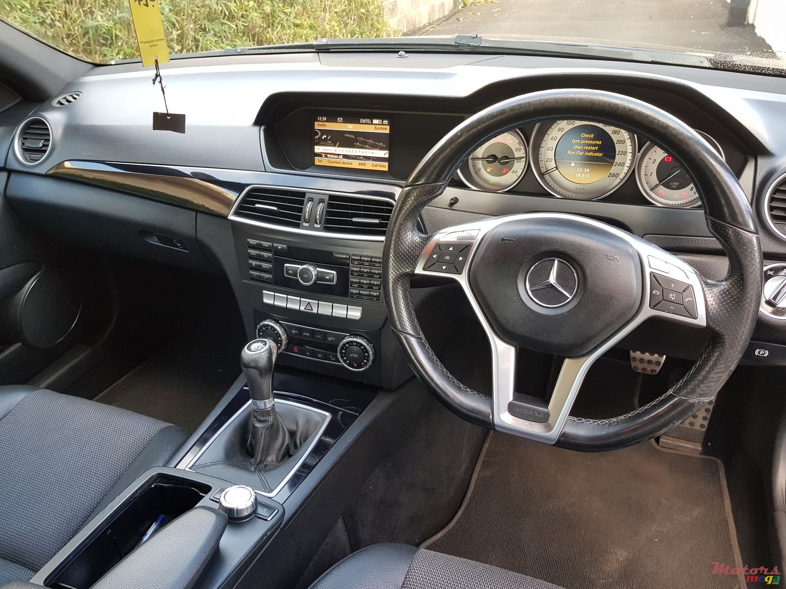 2011' Mercedes-Benz C 180 photo #6