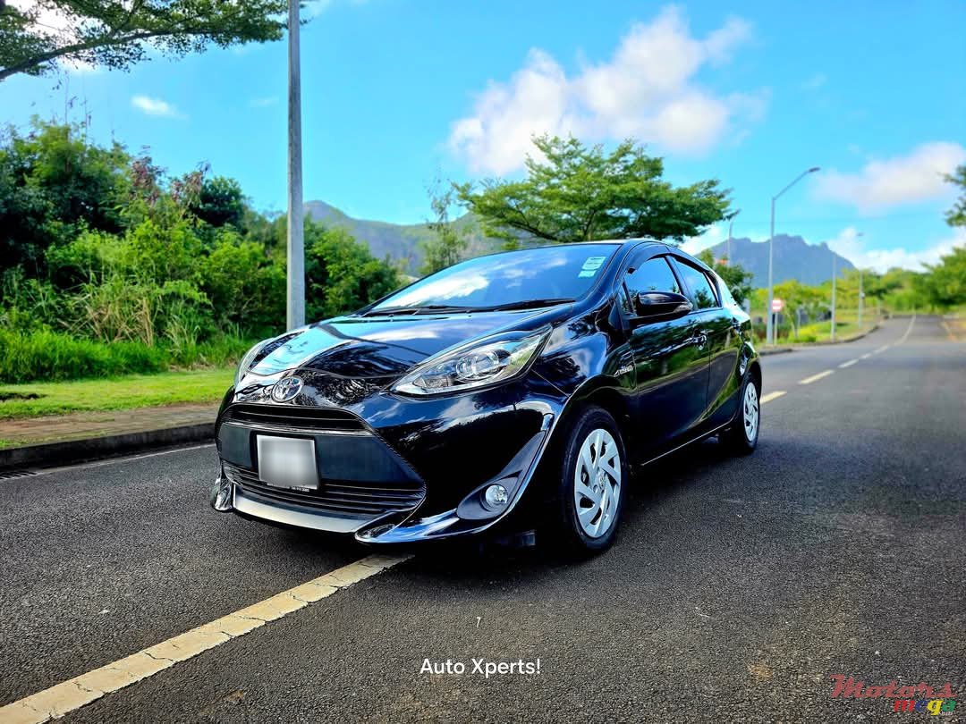 2017' Toyota Aqua photo #2