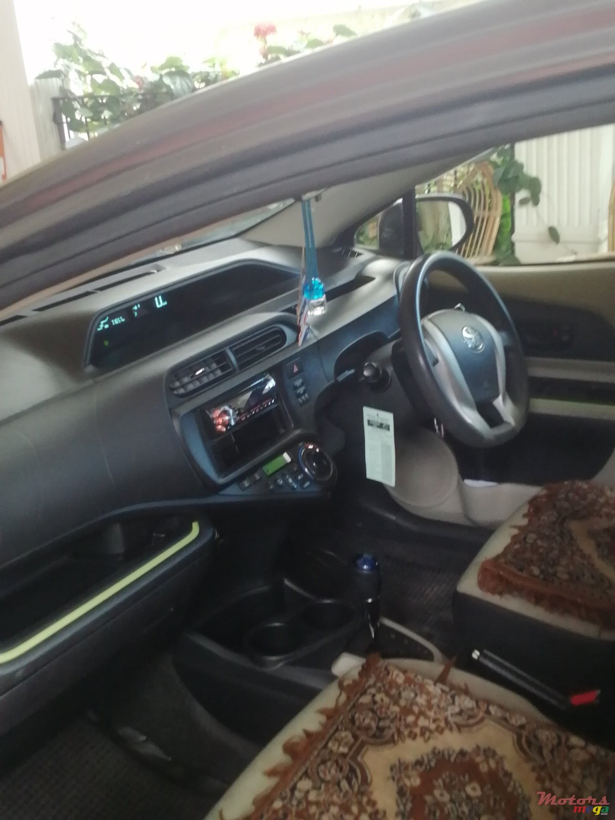 2015' Toyota Aqua photo #5