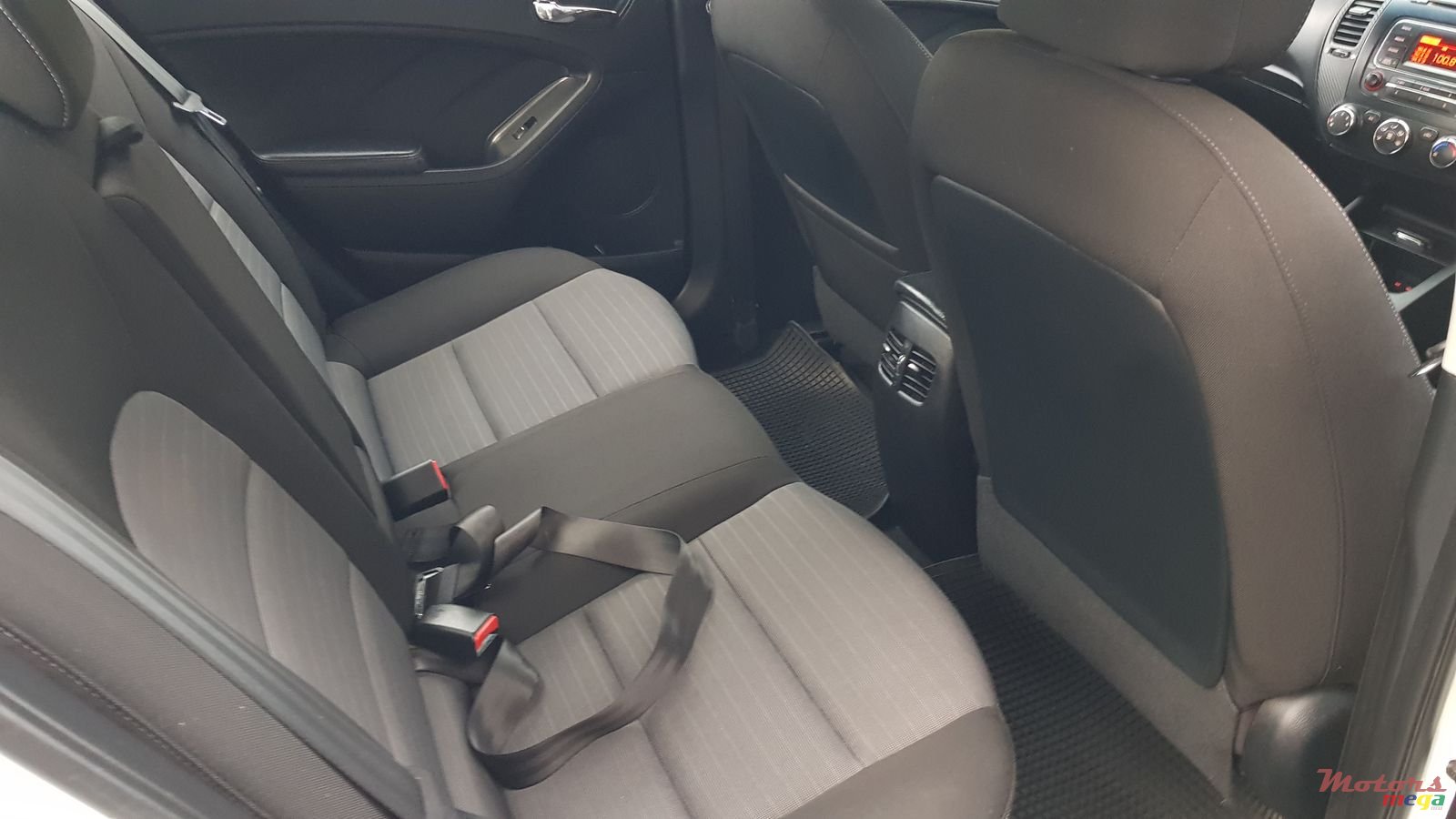 2013' Kia Cerato photo #7