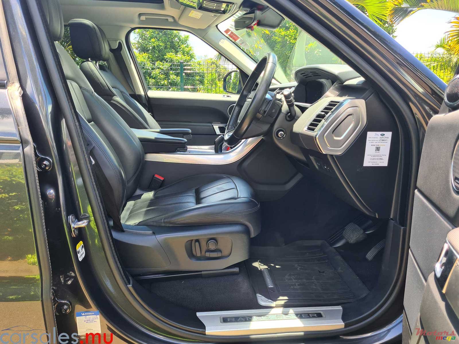 2019' Land Rover Range Rover Sport P400e photo #5