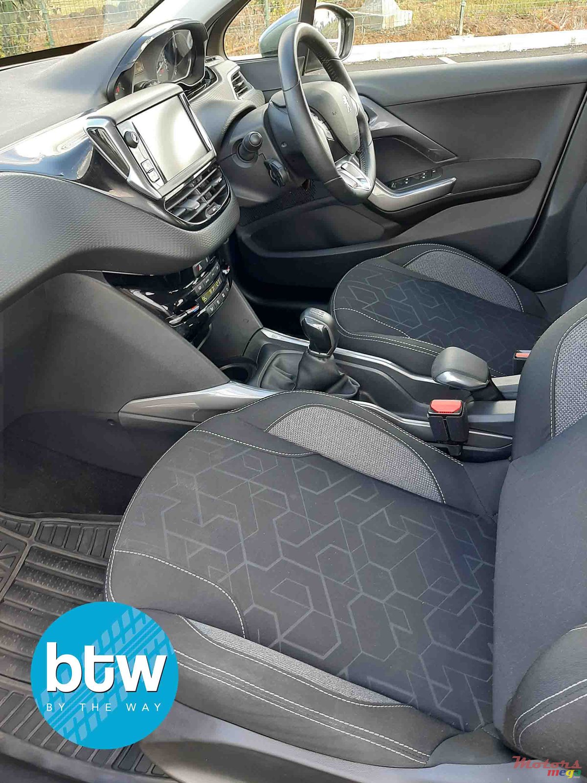 2019' Peugeot 2008 photo #5