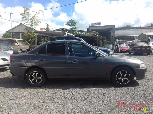 1998' Mitsubishi Lancer photo #4
