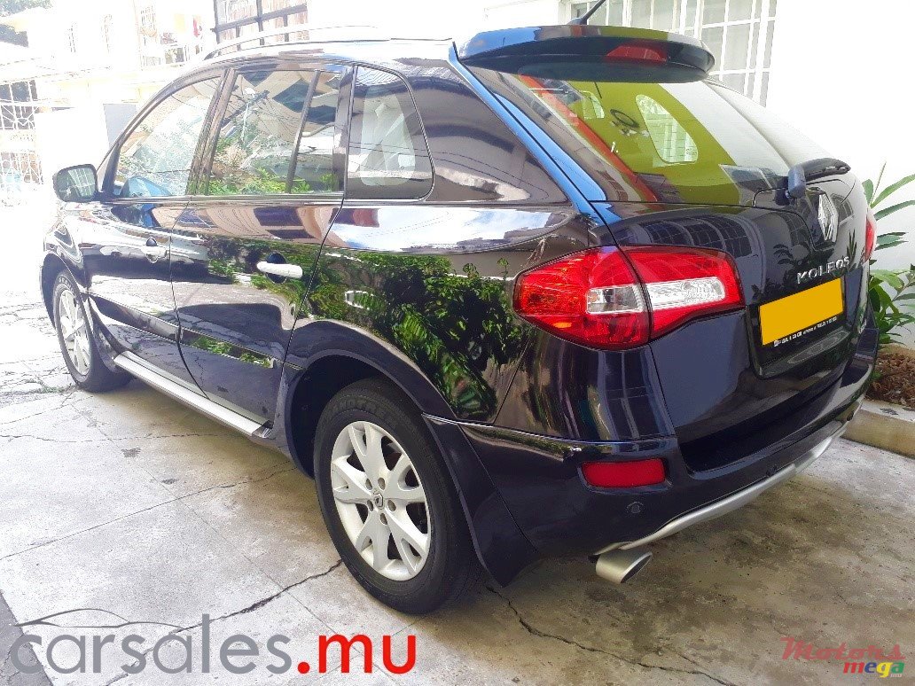 2009' Renault Koleos Executive SUV photo #3