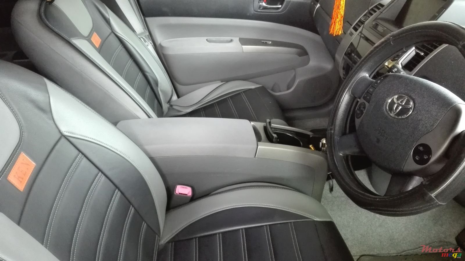 2009' Toyota Prius photo #3