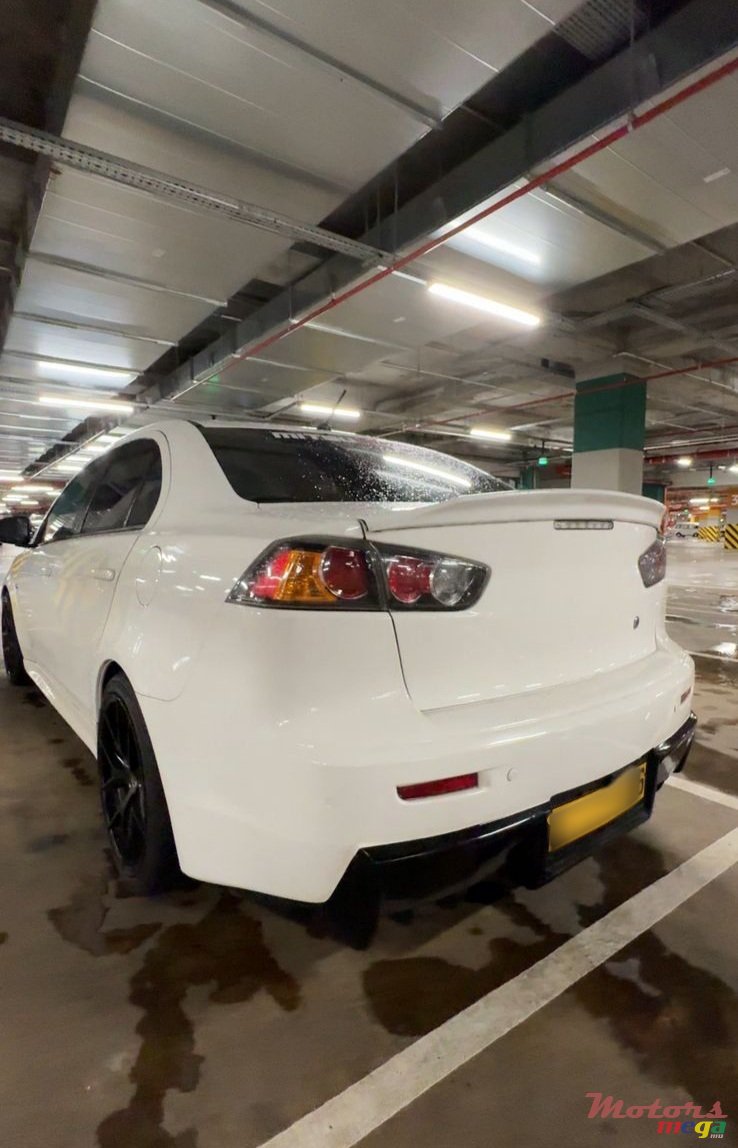 2016' Mitsubishi Lancer X photo #2