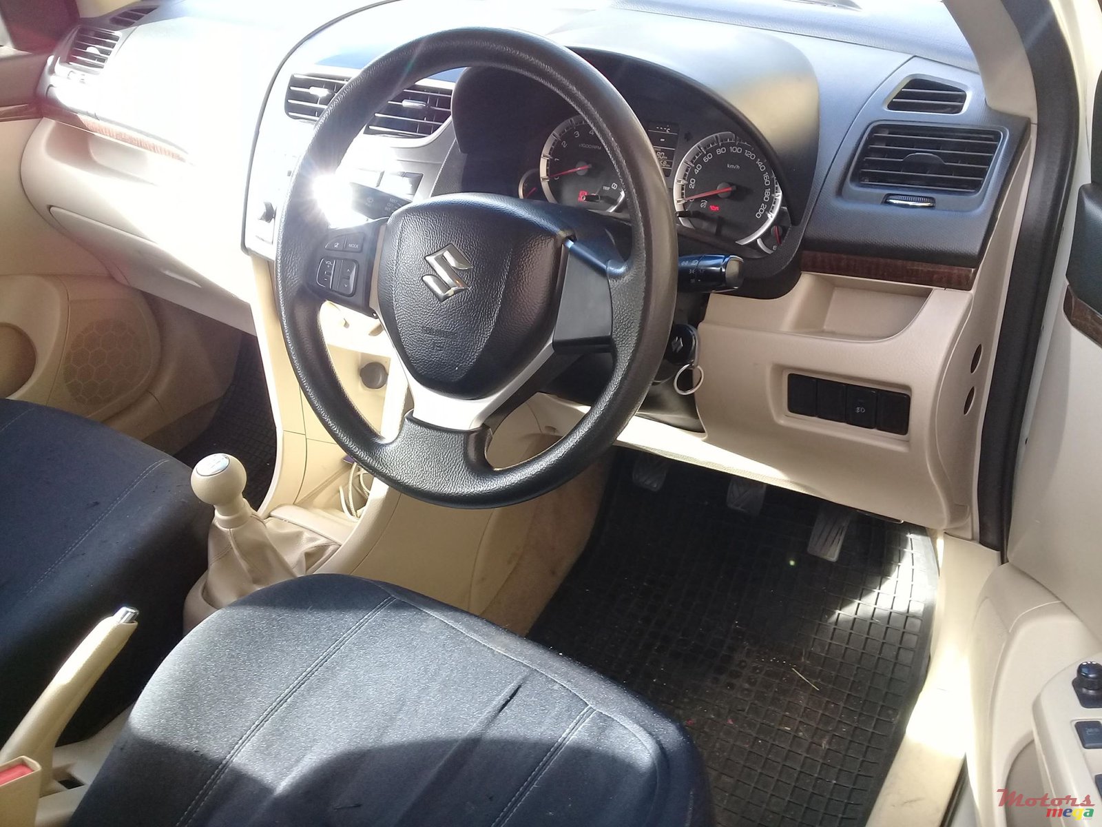 2014' Suzuki SA310 Swift swift photo #3