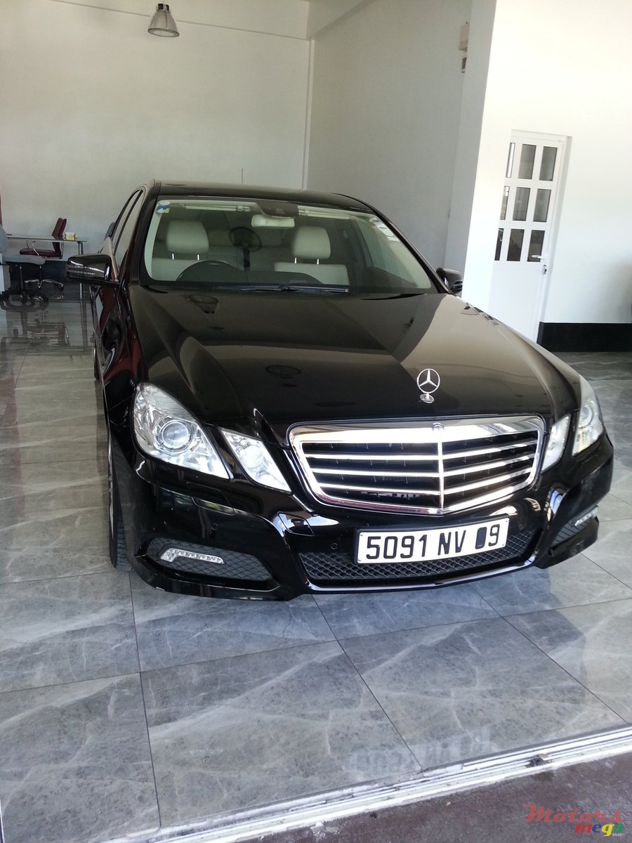 2009' Mercedes-Benz E-Class E 250 CGI photo #1