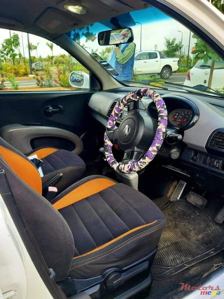 2005' Nissan March photo #4