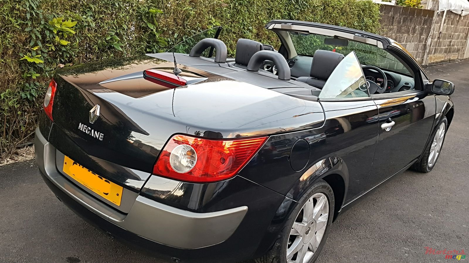 2009' Renault Megane cabriolet photo #3