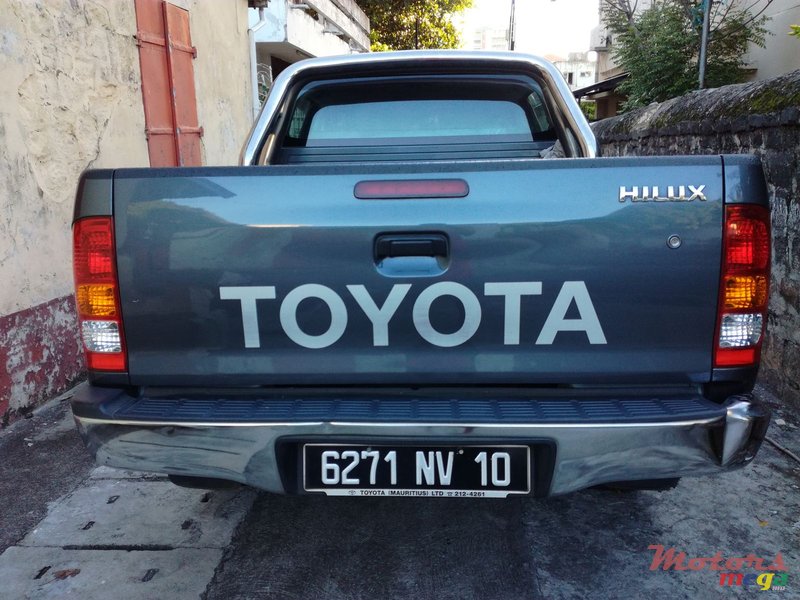 2010' Toyota Hilux photo #2