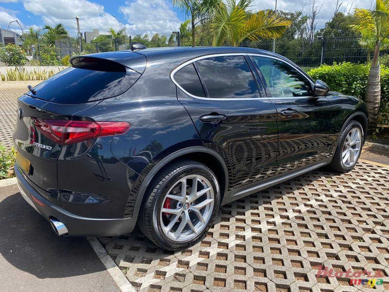 2018' Alfa Romeo Stelvio Q4 photo #4