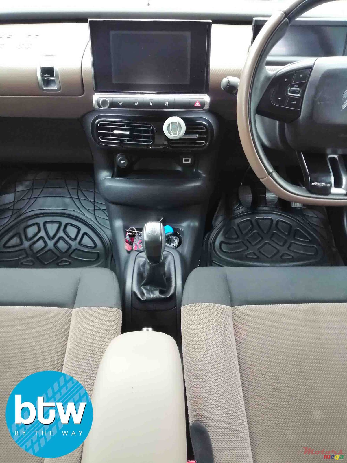 2015' Citroen C4 Cactus photo #6