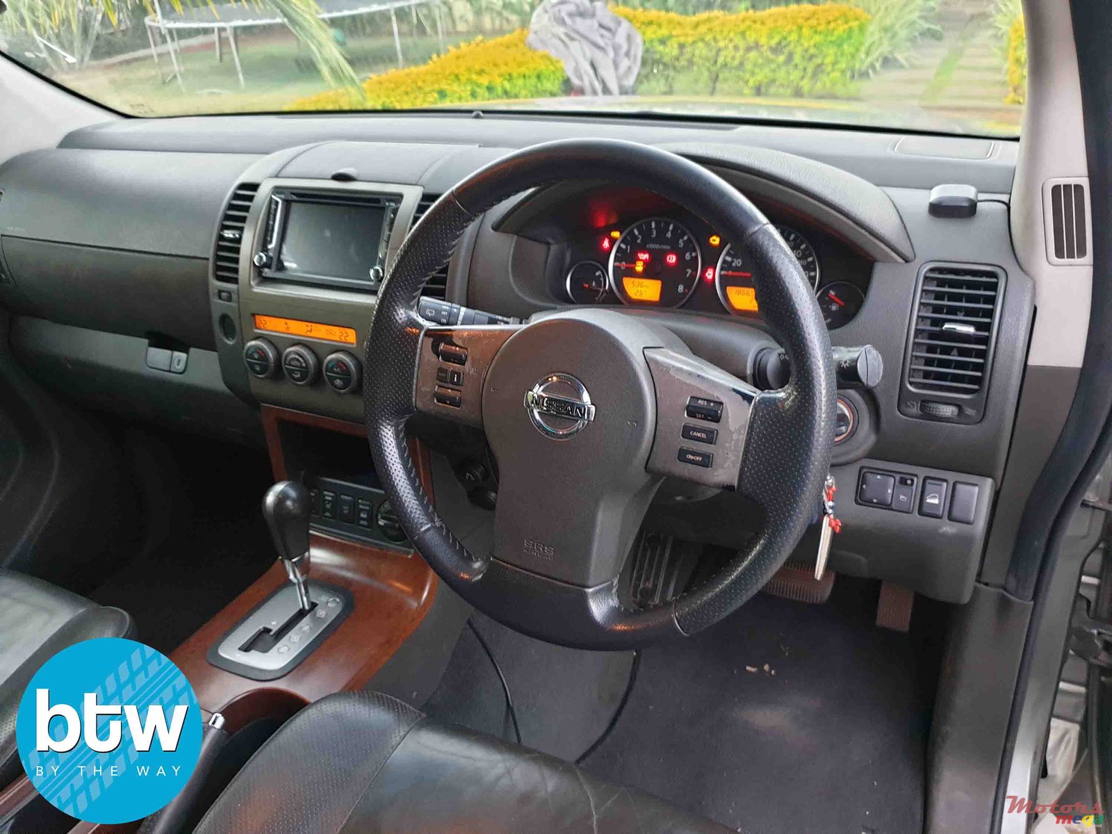 2009' Nissan Pathfinder LE 4WD V6 photo #6