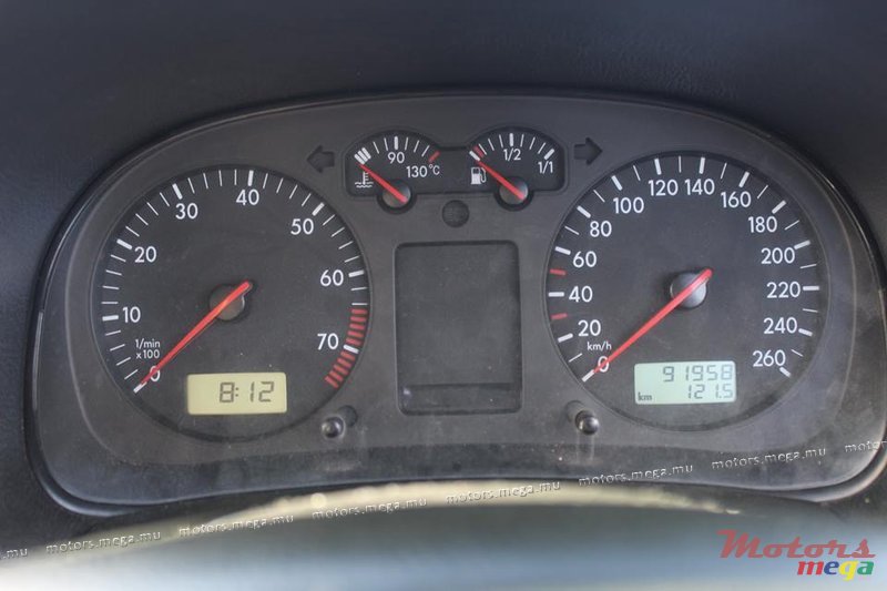 1999' Volkswagen Golf photo #2