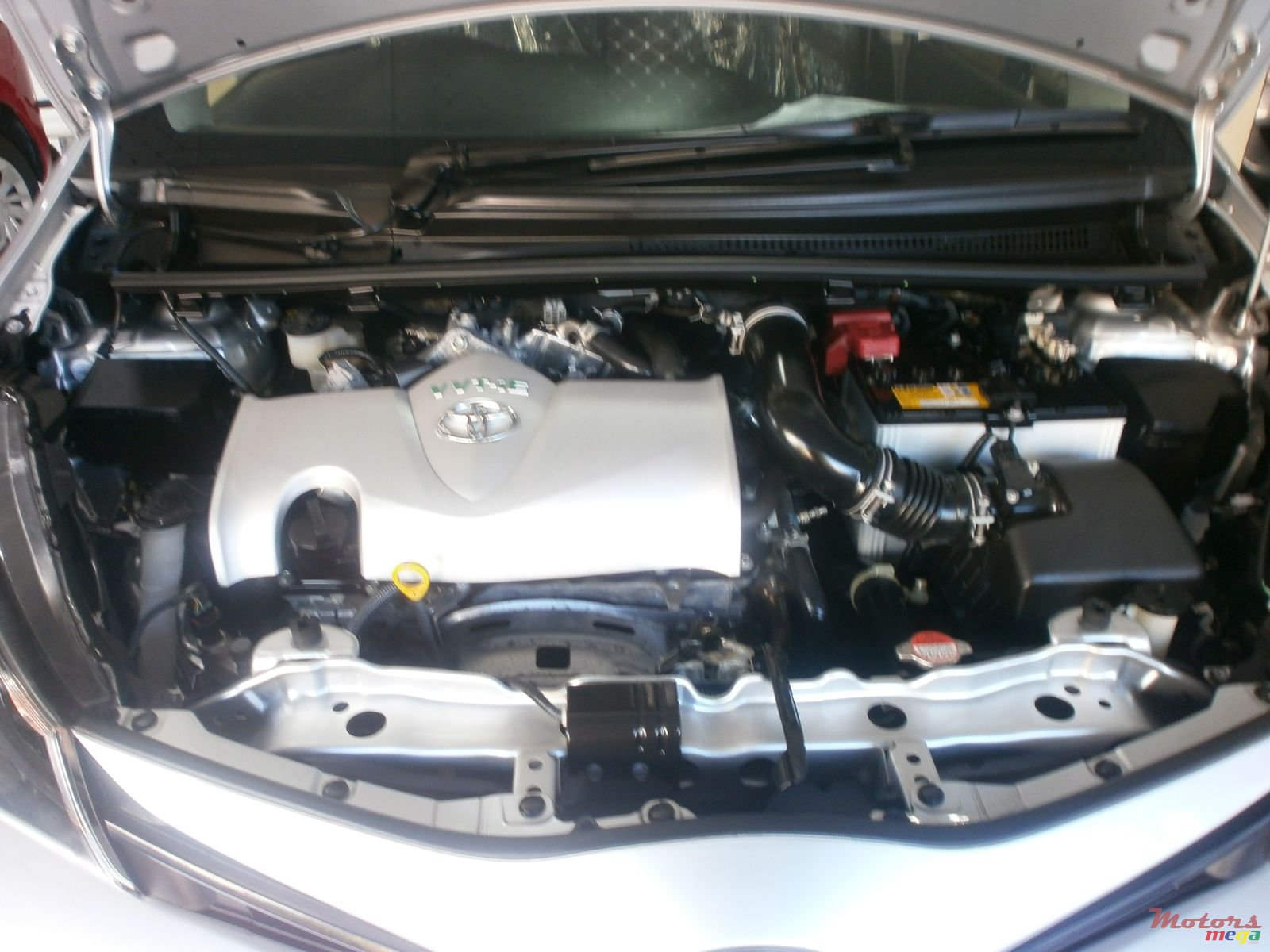 2016' Toyota Vitz photo #4