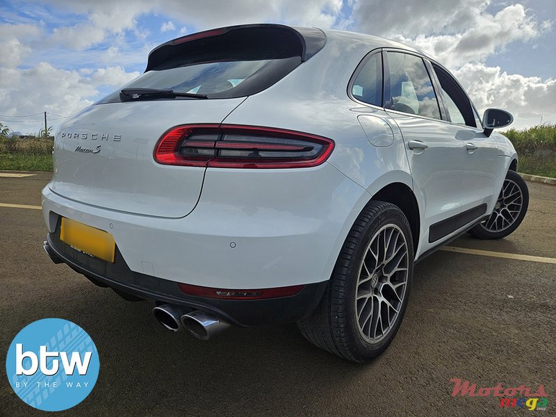 2016' Porsche Macan photo #4