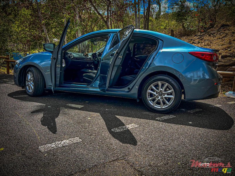 2016' Mazda 3 photo #4