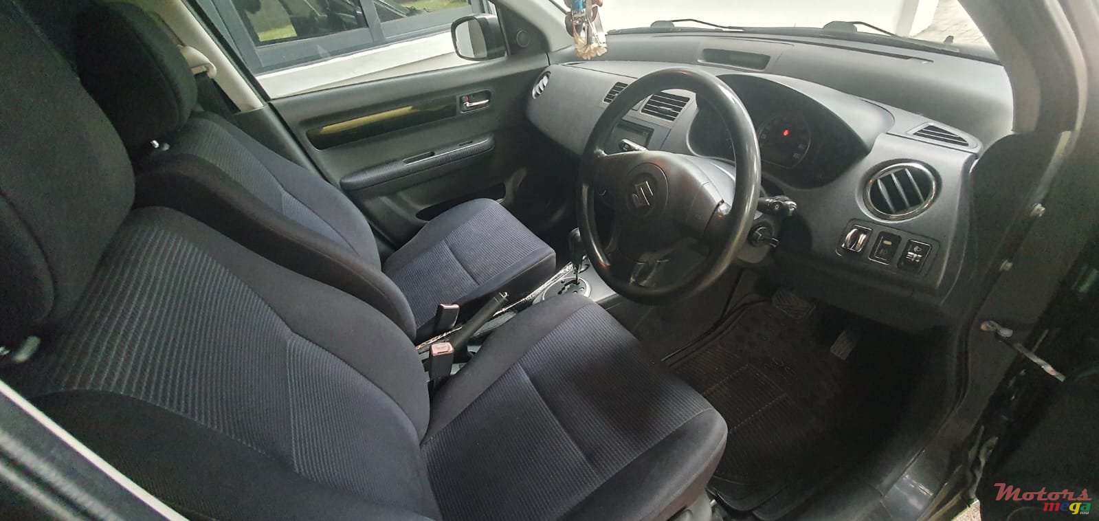 2008' Suzuki Swift photo #2