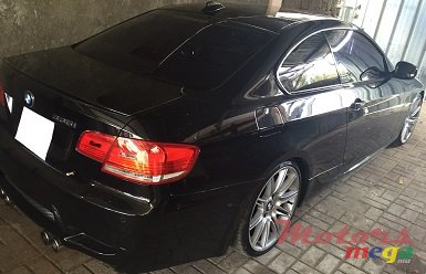 2009' BMW 3 Series Coupe 335i m sport photo #2