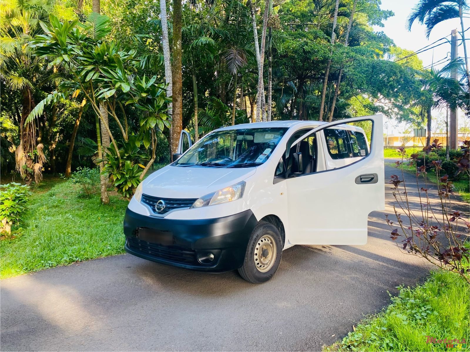 2015' Nissan NV200 photo #6