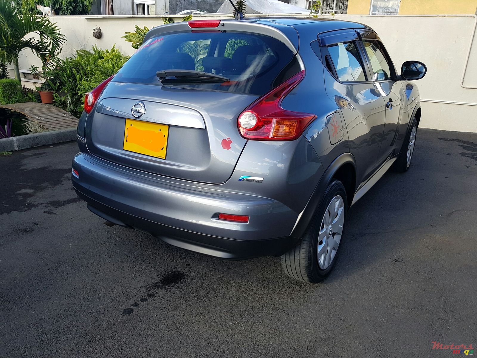 2010' Nissan Juke AUTOMATIC photo #3