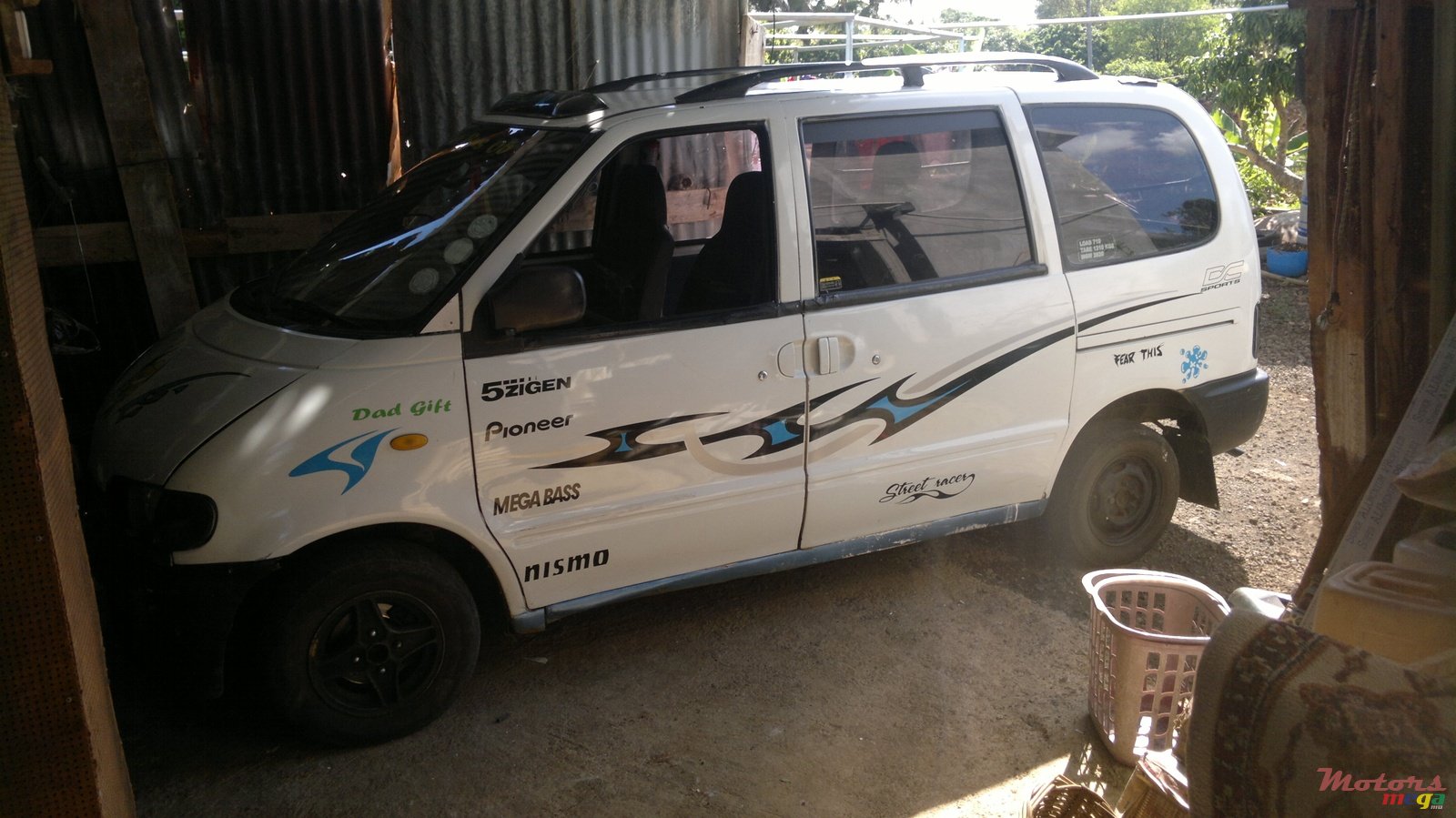 1998' Nissan photo #1