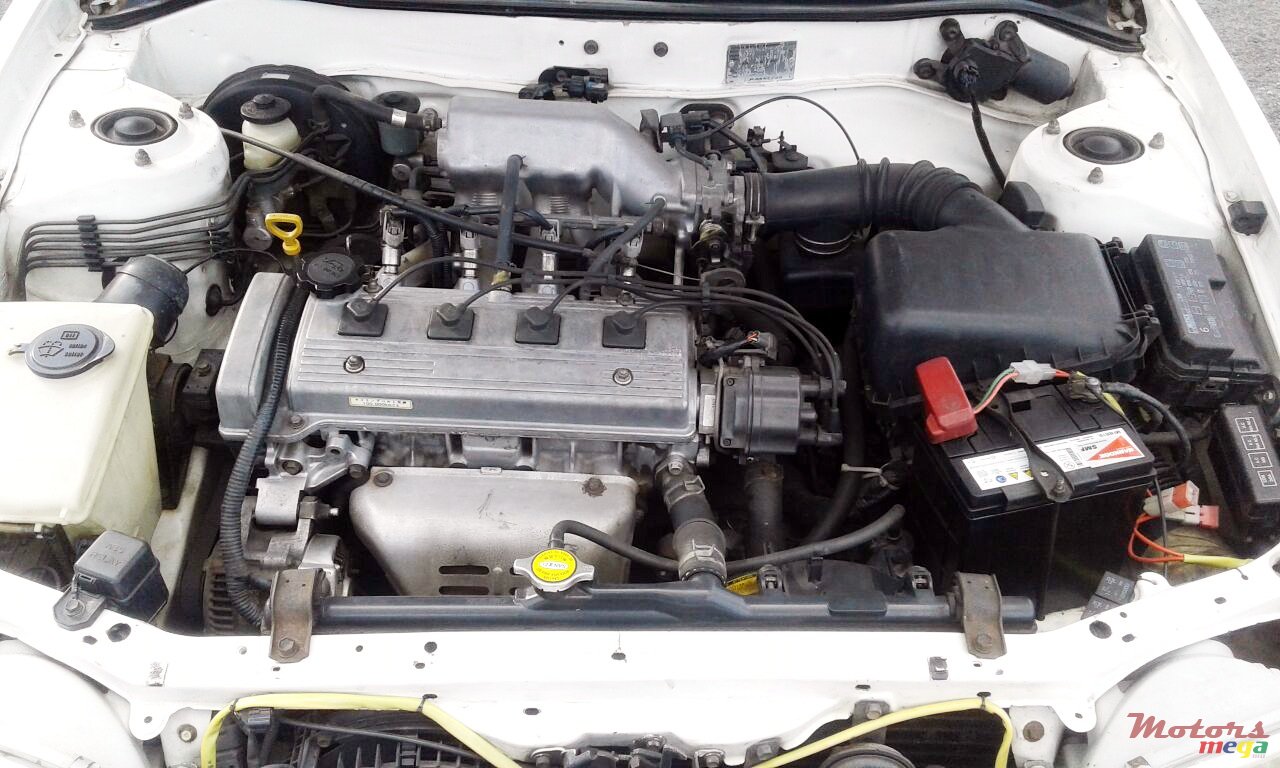 2000' Toyota Corolla photo #3