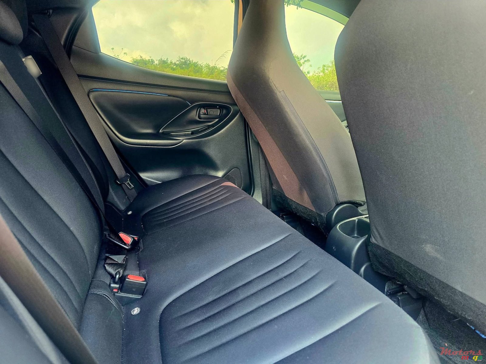 2022' Toyota Yaris photo #7