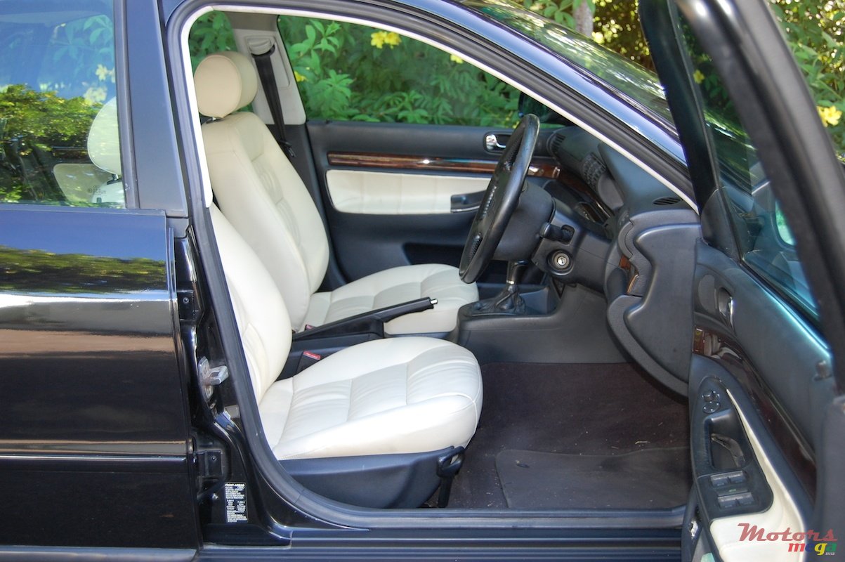 1997' Audi A4 Avant S-line photo #2
