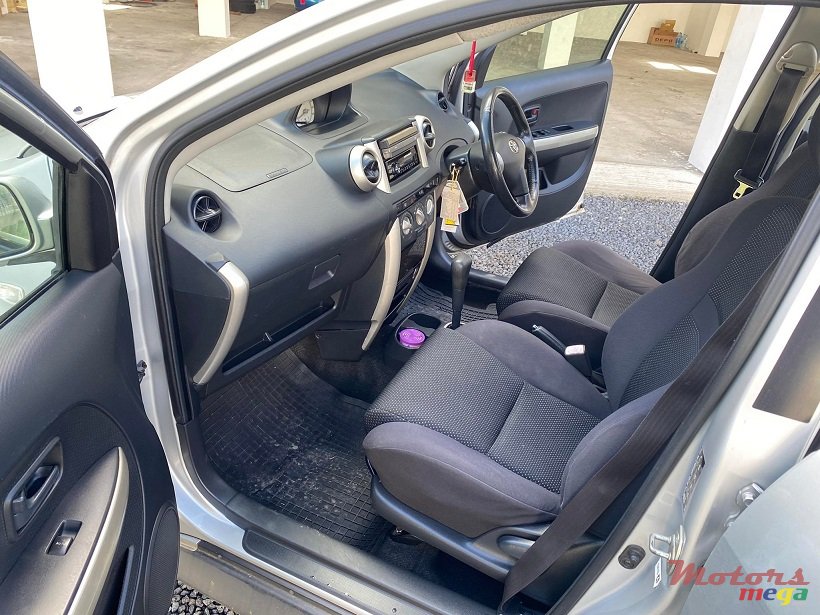 2004' Toyota IST Auto 1.3L JAPAN photo #5